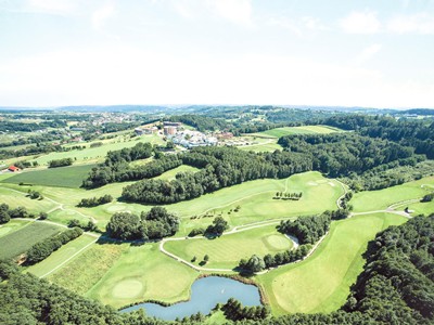 Golfschaukel Stegersbach und Allegria Resort aus der Vogelperspektive.