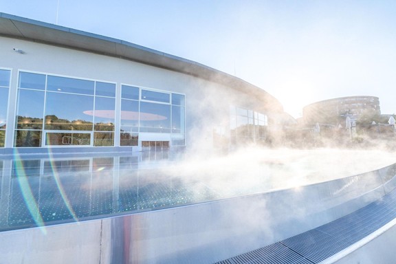 Dampfbadender Außenpool im Adults Only Spa des Allegria Resort Stegersbach.